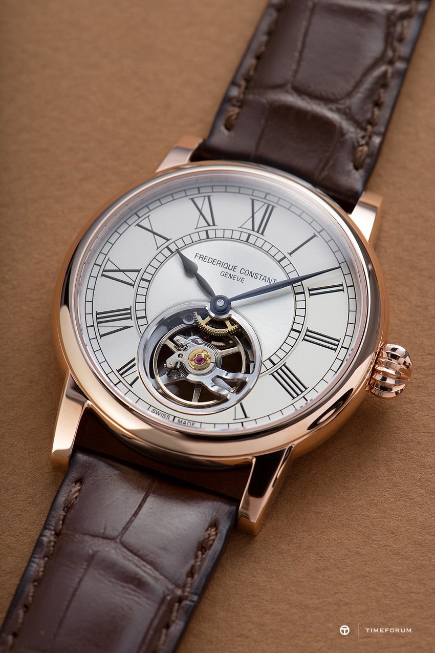 2022_Frederique_Constant_FC-930EM3H9_Classics_Heart_Beat_Manufacture_Photo(c)Eric_Rossier_Details_2_SD.jpg