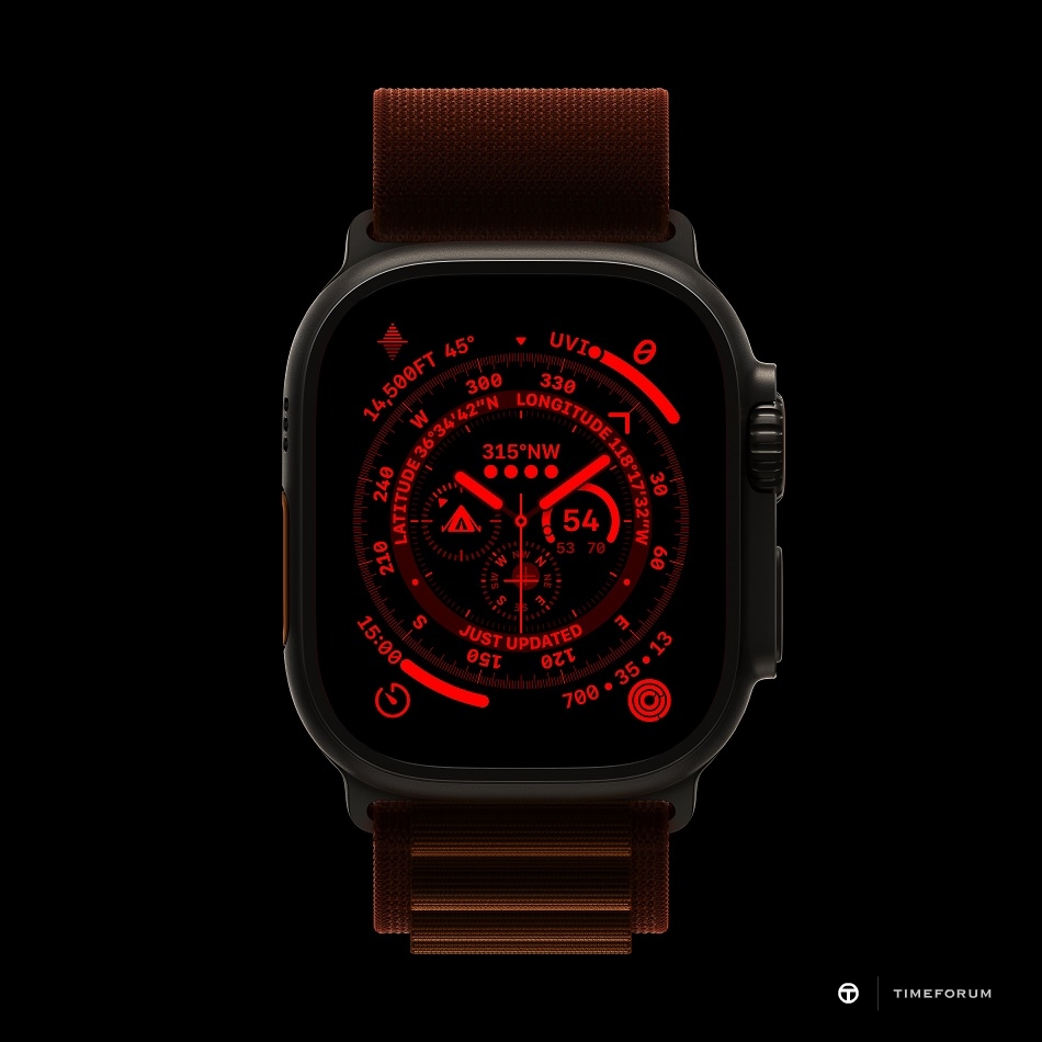 Apple-Watch-Ultra-Orange-Alpine-Loop-Wayfinder-face-Night-Mode-220907.jpg
