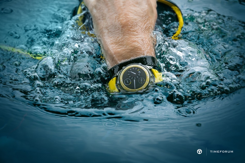 Ressence_Type_5_AIT_diver_1.jpg