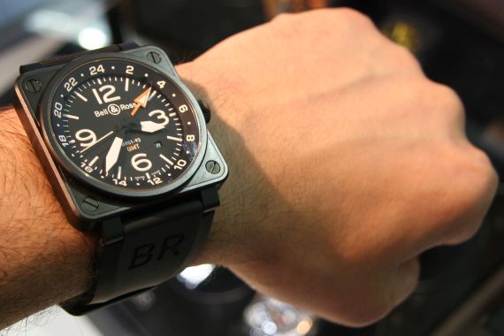 Bell-Ross-BR01-93-GMT-wrist.jpg