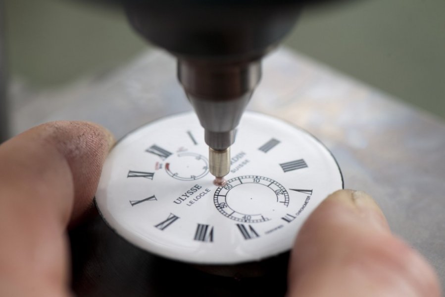 Ulysse_Nardin_23_CentralHoleDrilling.jpg