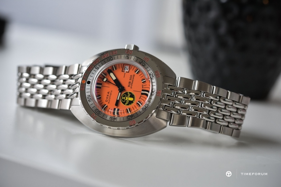 Doxa-SUB-300-Black-Lung-Reissue-1.jpg