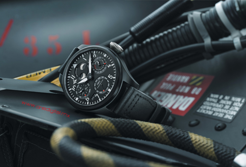 07_IWC_Big_Pilots_Watch_Perpetual_Calendar_TOP_GUN_Mood.jpg_rgb-copy.jpg