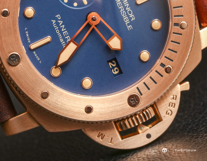 Panerai-Luminor-Submersible-1950-3-Days-Automatic-Bronzo-PAM671-aBlogtoWatch-03.jpg