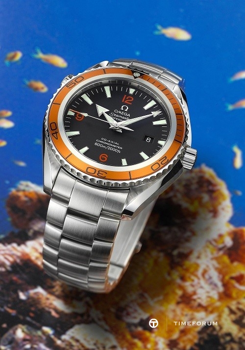 omega-seamaster-planet-ocean-22085000_highres-03.jpg