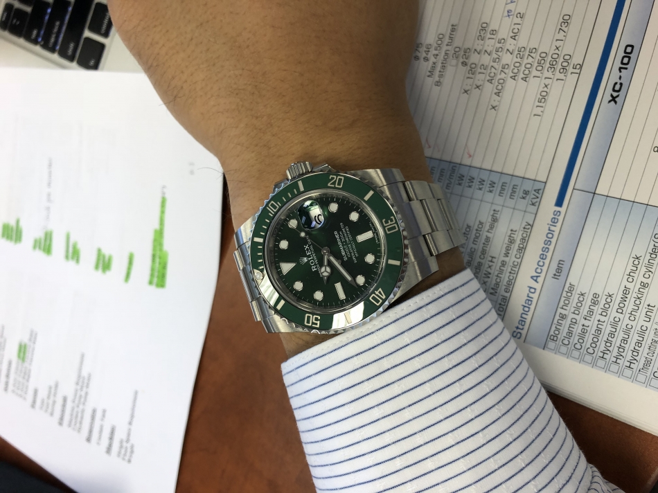 7451A36D-0A74-45CF-B9B6-65E0E08F970E.jpeg : Submariner green.