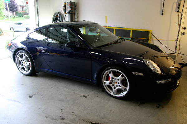 Porsche_911_Carrera_2006_Lapis-Blue_Zaino_1.jpg