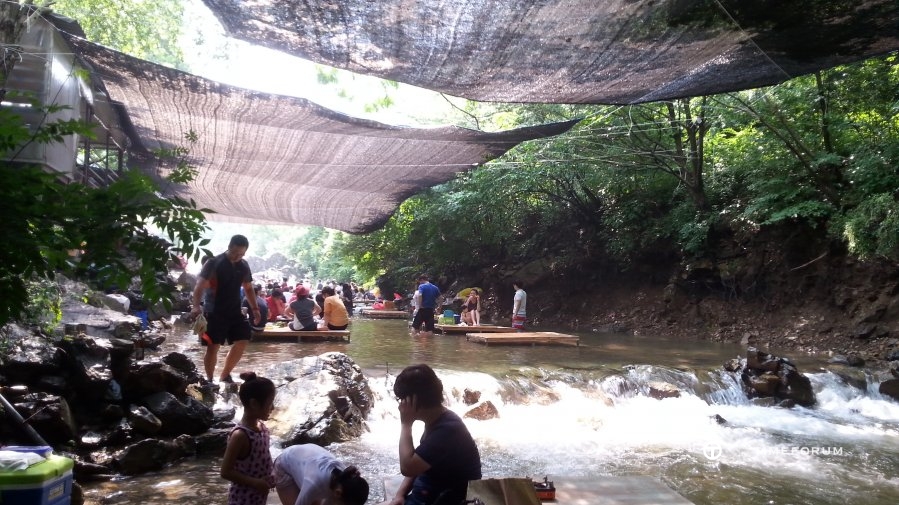 20130804_100319.jpg : 대둔산 계곡에 와있습니다.