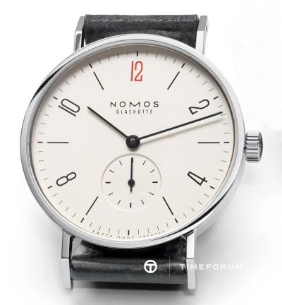 s.32_nomos_tangente_black.jpg