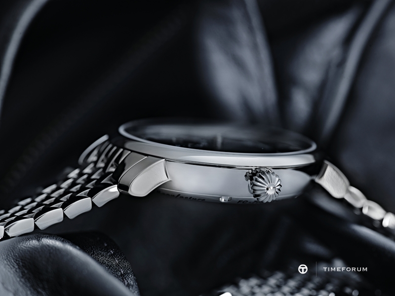 Frederique_Constant_Slimline_Moonphase_Manufacture_Profile.jpg