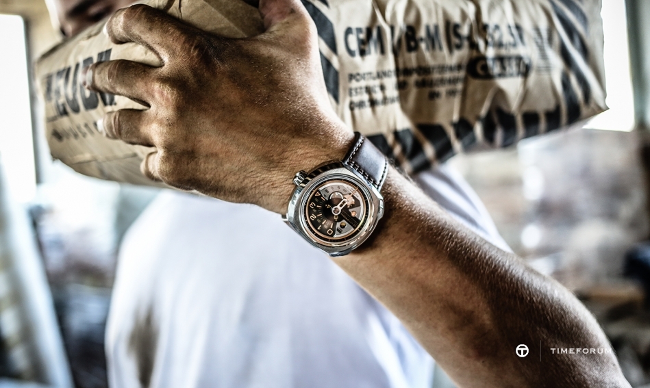 31082015_SevenFriday_V02_003.jpg