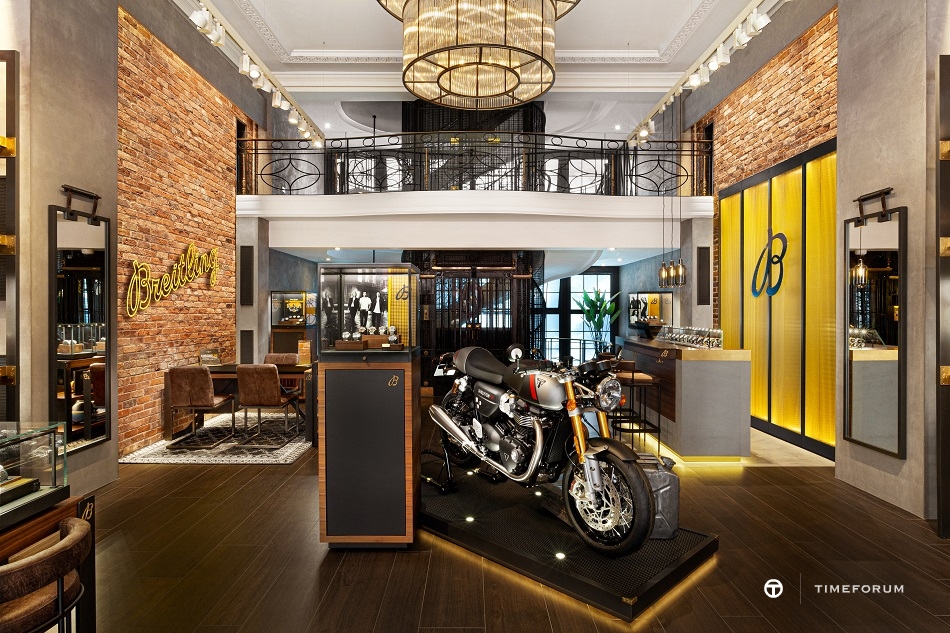 02_breitling-x-triumph_breitling-townhouse-london.jpg