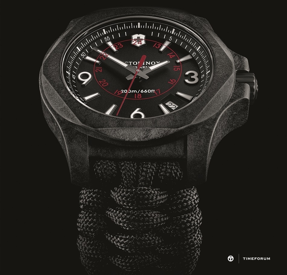 HD_Victorinox_InoxCarbon_2.jpg