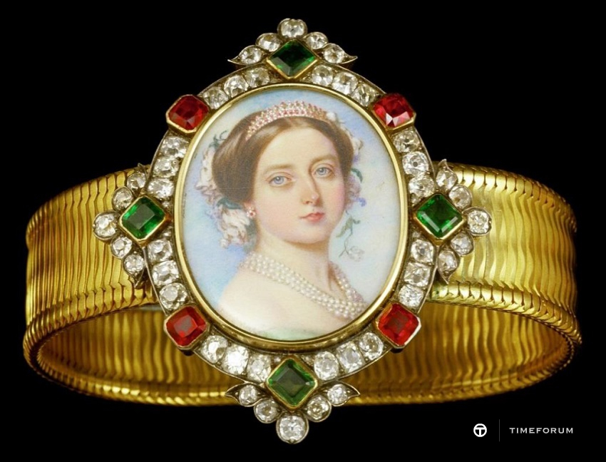 빅토리아 여왕이 포르투갈의 스테파니 여왕에게 선물한 팔찌  Bangle offered by Queen Victoria_to Queen Stephanie of Portugal_Gold, Silver, Ruby, Emerald, Diamond_England, c.1858.jpg