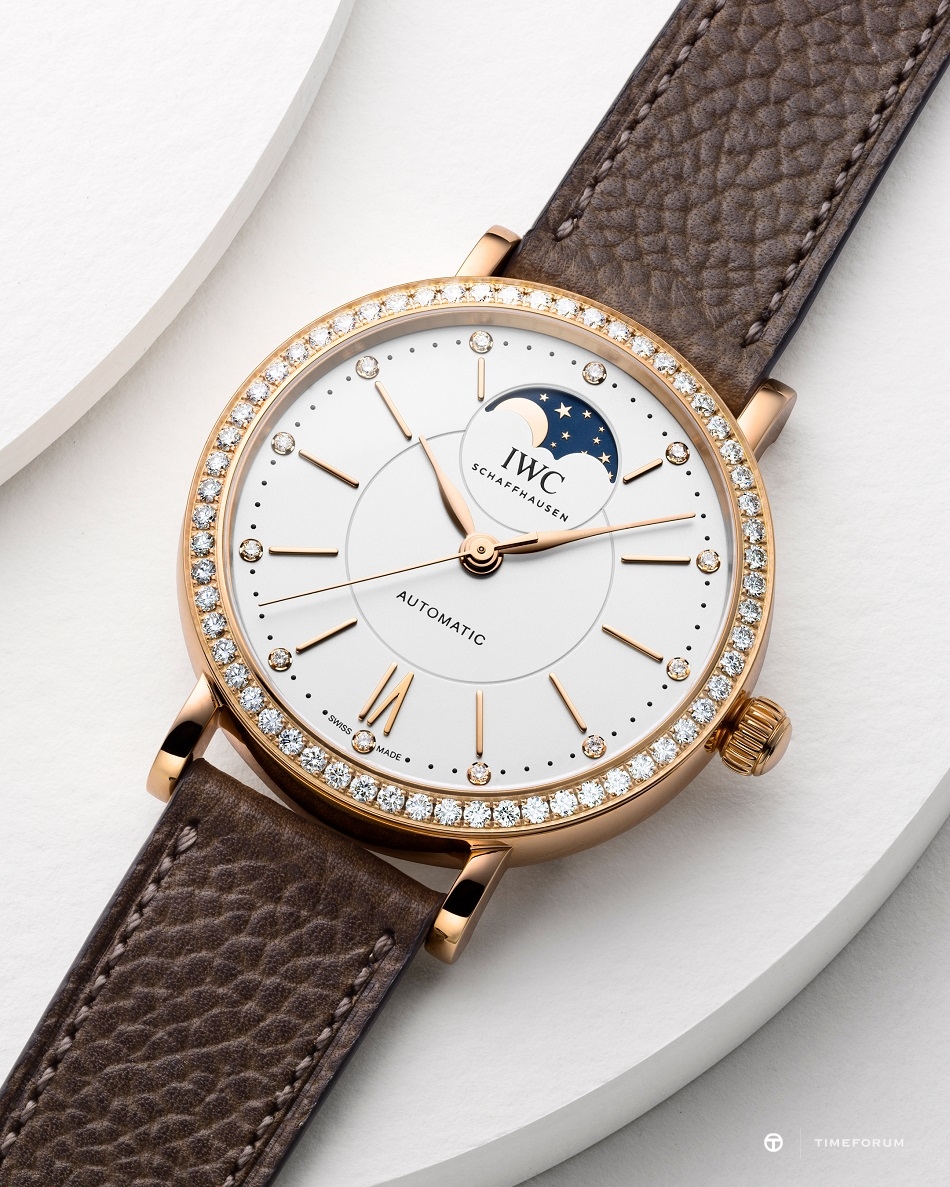 iw659602-mood-moonphase-4to5.jpg