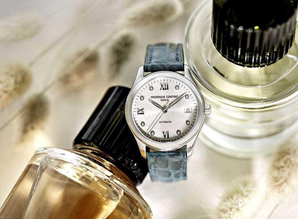 Frederique_Constant_FC-303LGD3B6_PR1.jpg