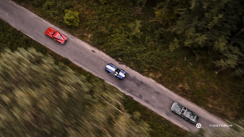 29_Three icons of the American car culture_Chevrolet Corvette, Shelby Cobra, Ford Mustang (from left to right)_RGB.jpg