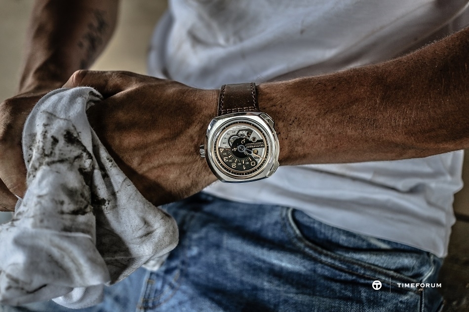 31082015_SevenFriday_V02_008.jpg