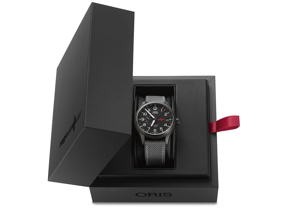 01 748 7710 4284-Set - Oris GMT Rega Limited Edition_HighRes_7517.jpg