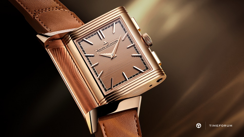 2024-holidayseason-q389256j-reverso-tribute-chronograph-recto-closeup-srgb-16x9.jpg