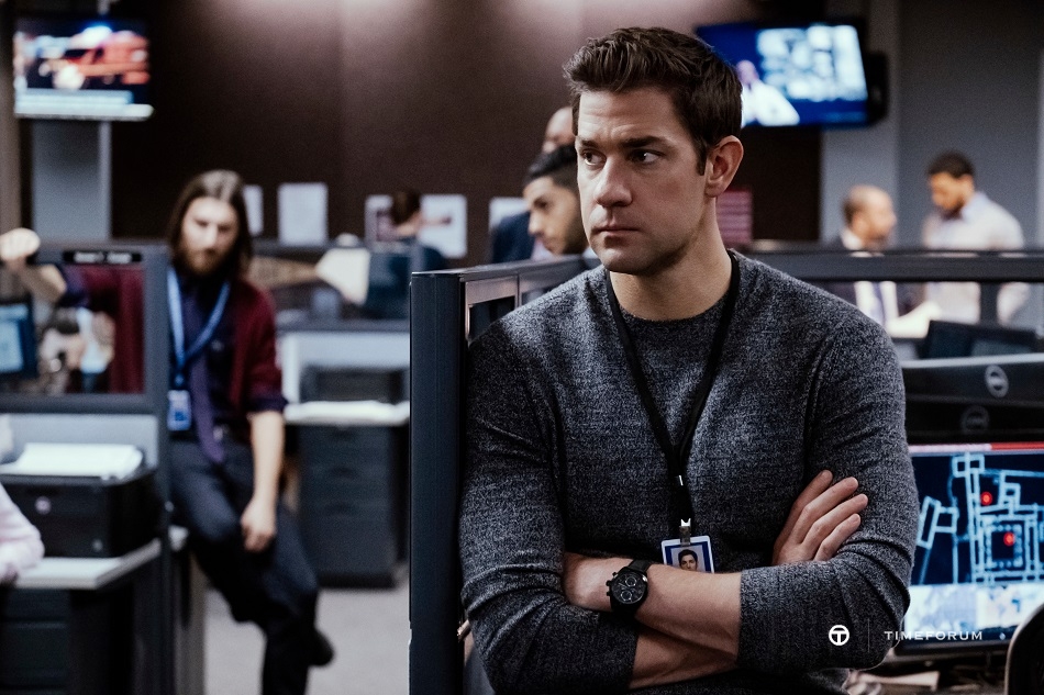 H71626735 Khaki Field Auto Chrono in Jack Ryan 2.jpg