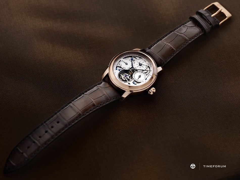 Frederique_Constant_FC-975S4H9_PR_1.jpg