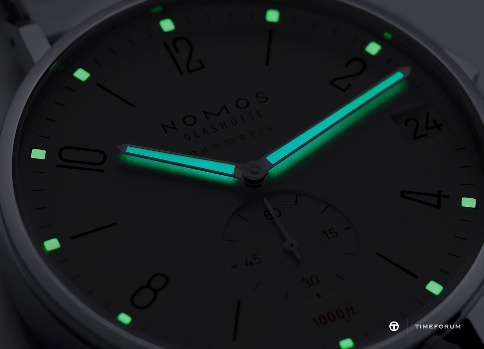 009_NOMOS_Tangente_Sport_neomatik_42_date_superluminova (1).jpg