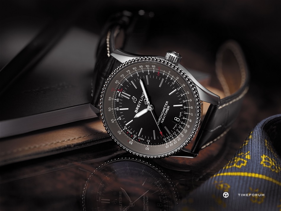 Navitimer_1_Automatic_38_with_black_dial_and_black_alligator_leather_strap_KOPIE.jpg