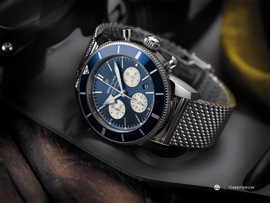 Superocean_Heritage_II_B01_Chronograph_44_with_blue_dial_and_Ocean_Classic_steel_bracelet_Kopiee.jpg