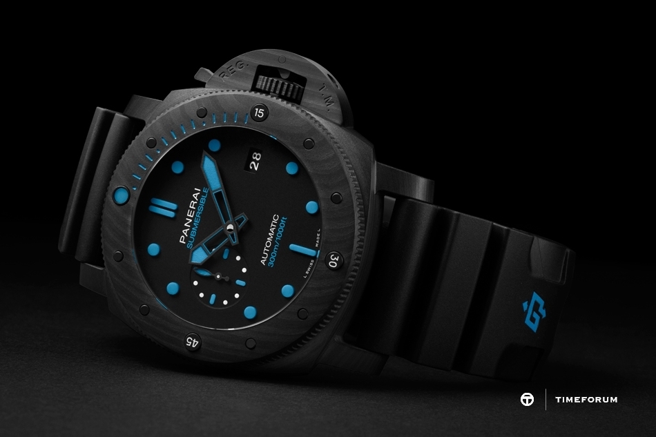 PANERAI_SUBMERSIBLE_CARBOTECH_PAM01616_6.jpg