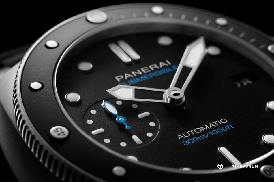 PANERAI_SUBMERSIBLE_42MM_PAM00683_4.jpg