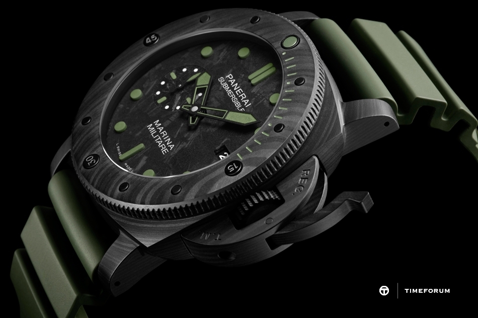 PANERAI_SUBMERSIBLE_MARINA_MILITARE_CARBOTECH_47MM_PAM00961_4.jpg