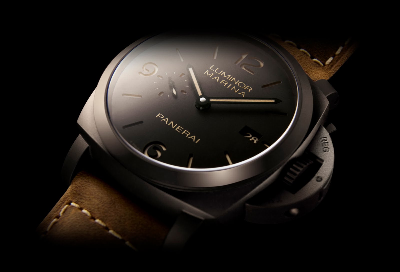 PANERAI-Luminor-Marina-Composite-1950-PAM386-02.jpg