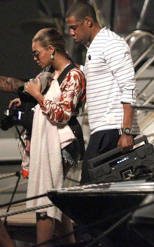 Beyonce-Jay-Z-Thom-Browne-Striped-Long-sleeve-Henley-t-shirt-tee-boom-box.jpg