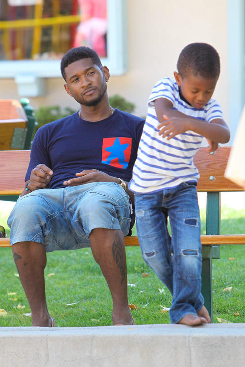 Usher-Raymond-Gstar-marc-newson-pocket-shirt-Fisk-Denim-shorts-Bottega-Veneta-Intrecciato-Slip-On-Sneakers.jpg