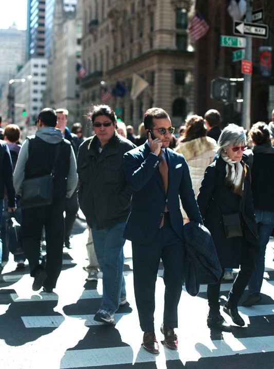 navy-blue-on-the-streets-men-style-fashion-blog-new-york-phone.jpg