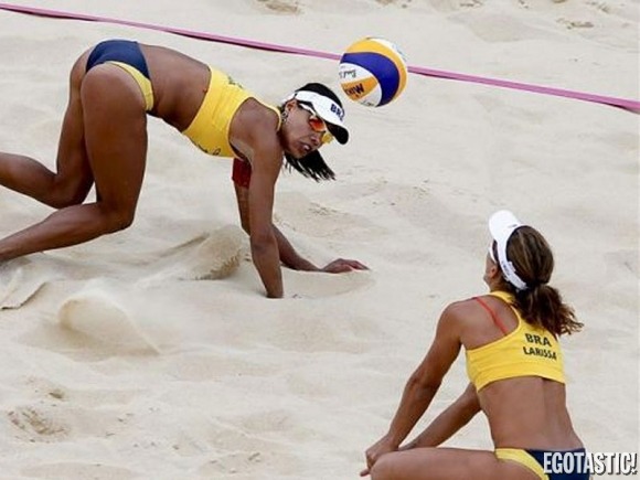 best-of-butt-shots-from-womens-beach-volleyball-09-580x435.jpg