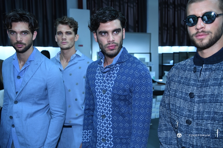 [APR] Giorgio Armani(조르지오 아르마니)_17SS MEN_S CARIBBEAN INFLUENCE COLLECTION_BACKSTAGE (10)-012.jpg