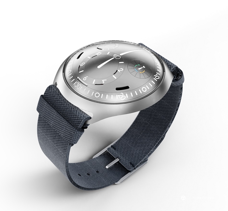 Ressence Type 2 e-Crown Concept 5.jpg