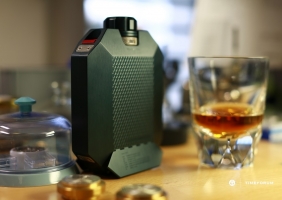 우르베르크 x 맥캘란 플라스크(URWERK x Macallan Flask)